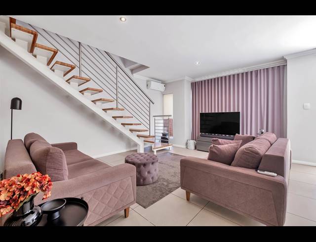 3 BEDROOM TOWNHOUSE FOR SALE IN VICTORY PARK